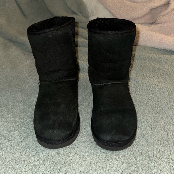 Classic Short Ugg Boots - Picture 2 of 8